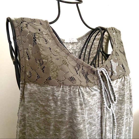 Como Blu | Detailed Olive Green Tunic Top - Picture 2 of 6